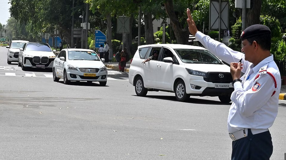 दिल्ली में ट्रैफिक नियमों का उल्लंघन करने वाले वाहनों की सूची जारी